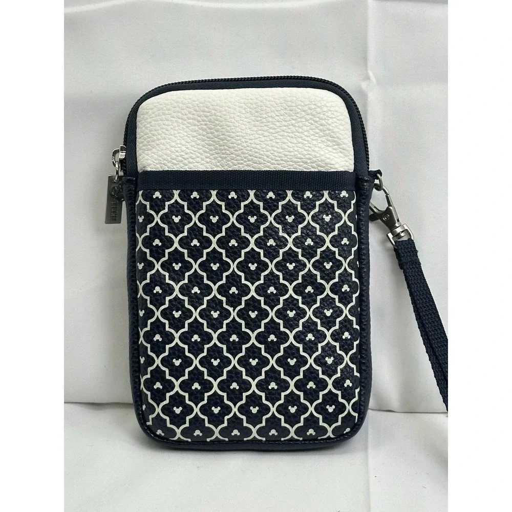 NWOT Disney D Tech Padded‎ Cell Phone And Card Holder Wristlet